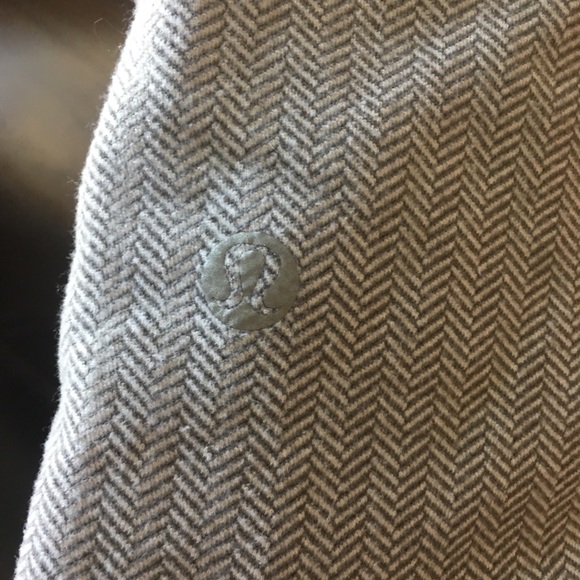 Lululemon Wunder Unders - Picture 2 of 6